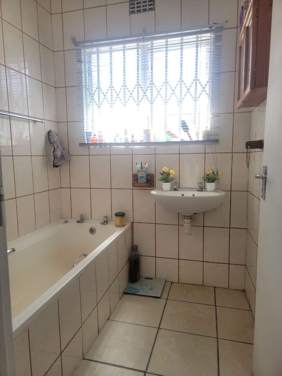 To Let 2 Bedroom Property for Rent in Highbury Park Western Cape